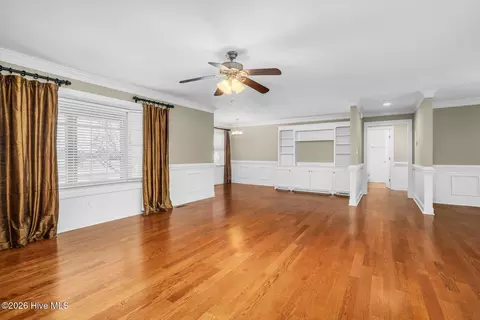 Living - 208 E Nash St, Macclesfield, NC 27852 photo 4 of 6