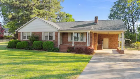 Exterior - 208 E Nash St, Macclesfield, NC 27852 photo 2 of 6