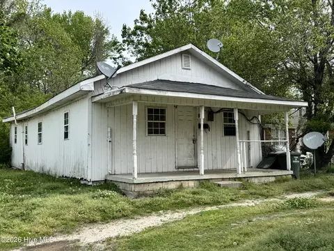 207 E Peterson St, Edenton, NC 27932