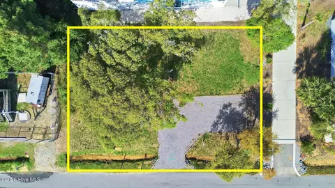 111 SE 74th St, Oak Island, NC 28465