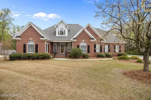 2094 Autumn Dr, Kinston, NC 28501