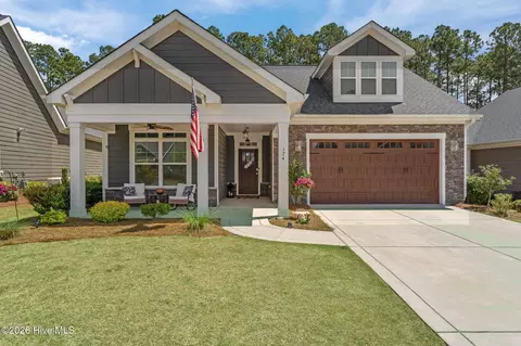 174 Holly Springs Ct, Southern Pines, NC 28387