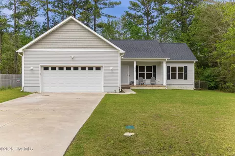 602 Hobbs Dr, Jacksonville, NC 28540