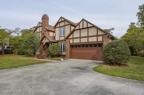 105 Laurel Ct, Pine Knoll Shores, NC 28512