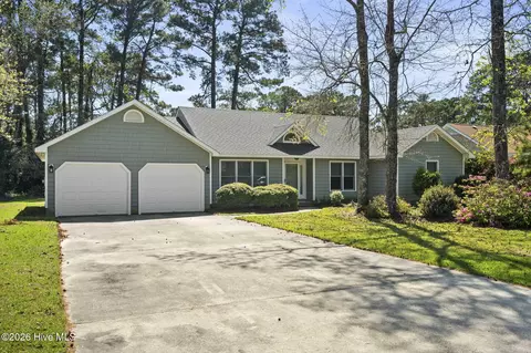 814 Lord Granville Dr, Morehead City, NC 28557