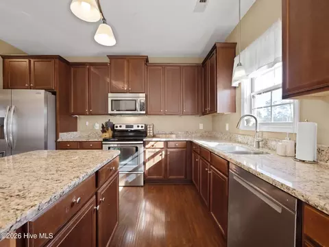 Kitchen - 303 Merrick Way, Hubert, NC 28539 photo 4 of 6
