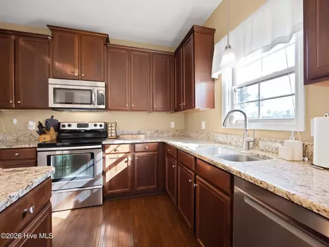Kitchen - 303 Merrick Way, Hubert, NC 28539 photo 3 of 6
