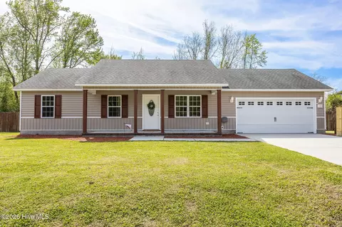 100 Woodbury Farm Dr, Jacksonville, NC 28540