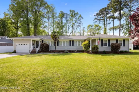 3020 Red Fox Rd, Trent Woods, NC 28562