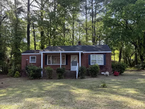1103 Robert Rd W, Wilson, NC 27893