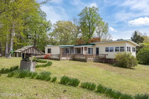 663 Driftwood Dr, Blounts Creek, NC 27814