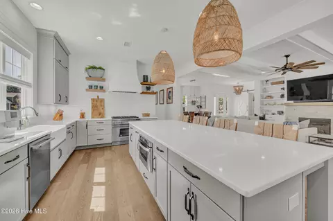 Kitchen - 207 Loder Ave, Wilmington, NC 28409 photo 3 of 6