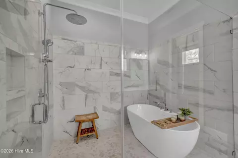 Bath - 207 Loder Ave, Wilmington, NC 28409 photo 6 of 8