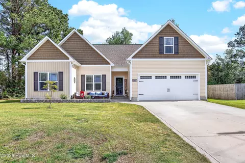 301 Buckeye Ct S, Jacksonville, NC 28540