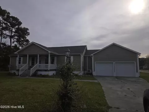 200 Thompson Field Cir, Gloucester, NC 28528