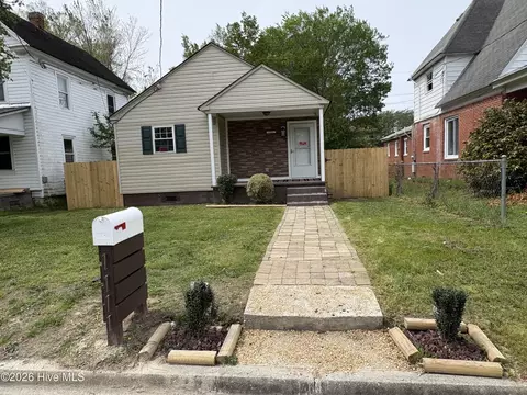 1111 Wood St, Elizabeth City, NC 27909