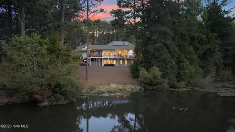 100 El Dorado St, Pinehurst, NC 28374