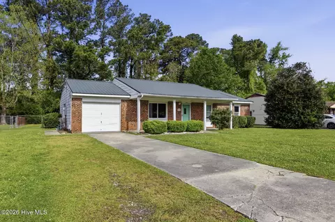 317 Tower Dr, Jacksonville, NC 28546