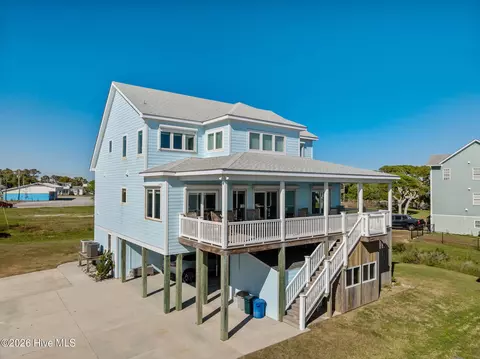 117 Sandfiddler Ln, Harkers Island, NC 28531