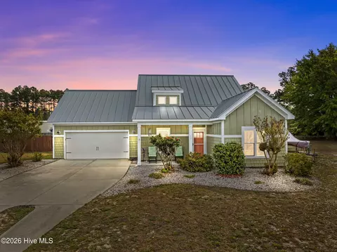 101 Elis Landing Ln, Newport, NC 28570