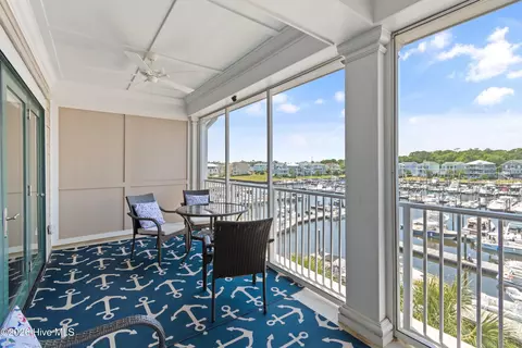 2571 St James Dr SE #305, Southport, NC 28461