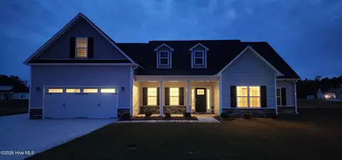 2005 Sharpnose St, New Bern, NC 28562