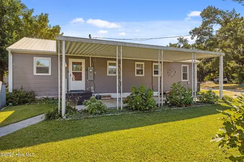 Exterior - 376 Shell Rd, Atlantic, NC 28511 photo 3 of 13
