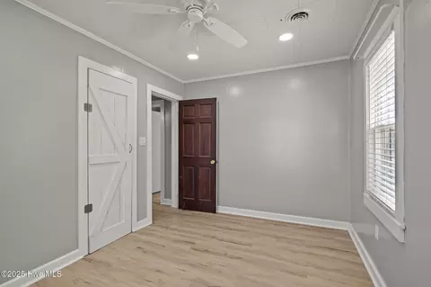 Bedroom - 376 Shell Rd, Atlantic, NC 28511 photo 2 of 5