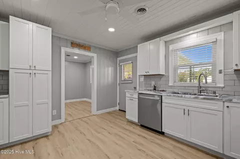 Kitchen - 376 Shell Rd, Atlantic, NC 28511 photo 3 of 4