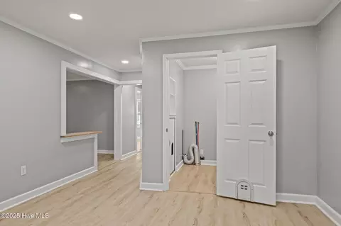 Entry Way - 376 Shell Rd, Atlantic, NC 28511 photo 1 of 1