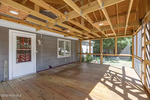 Exterior - 376 Shell Rd, Atlantic, NC 28511 photo 4 of 13