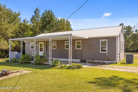 Exterior - 376 Shell Rd, Atlantic, NC 28511 photo 2 of 13