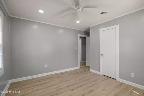 Bedroom - 376 Shell Rd, Atlantic, NC 28511 photo 5 of 5