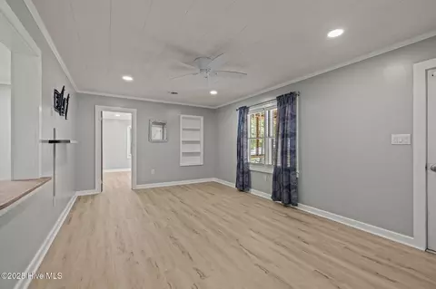 Living - 376 Shell Rd, Atlantic, NC 28511 photo 1 of 3