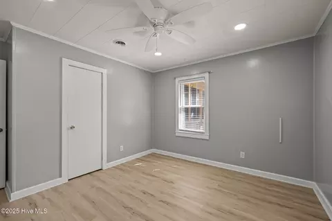 Bedroom - 376 Shell Rd, Atlantic, NC 28511 photo 4 of 5