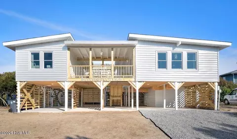 3929 W Dolphin Dr, Oak Island, NC 28465