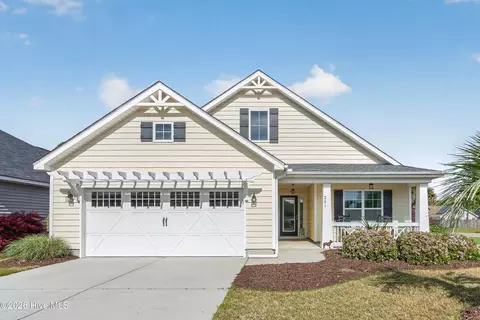 261 Palm Grove Dr, Wilmington, NC 28411