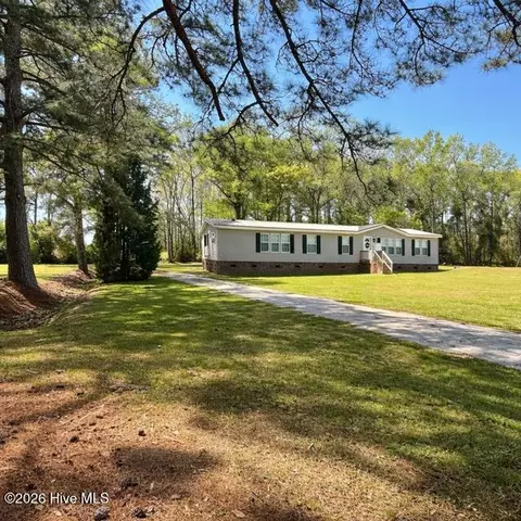 7033 Gum Branch Rd, Richlands, NC 28574