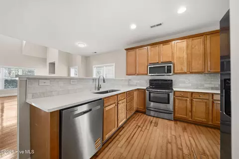 Kitchen - 102 Phoebee Ct, Hampstead, NC 28443 photo 3 of 6
