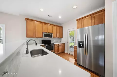Kitchen - 102 Phoebee Ct, Hampstead, NC 28443 photo 1 of 6