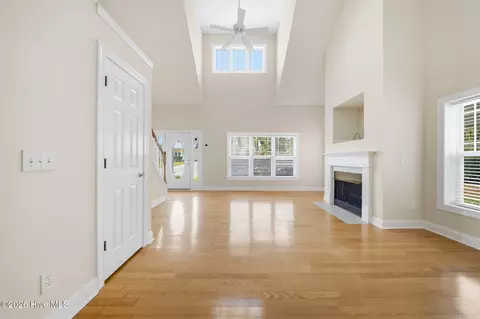 Living - 102 Phoebee Ct, Hampstead, NC 28443 photo 13 of 16