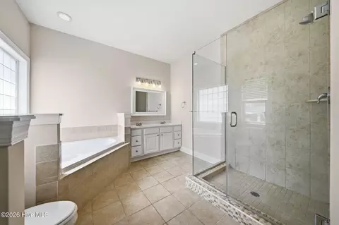 Bath - 102 Phoebee Ct, Hampstead, NC 28443 photo 5 of 5