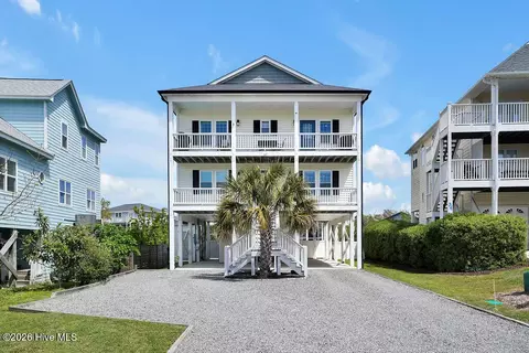 33 Sandy Ln, Surf City, NC 28445
