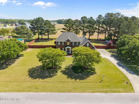 2281 Autumn Dr, Kinston, NC 28501
