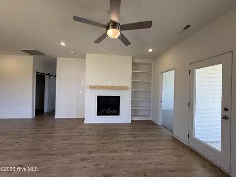 Living - 156 Longfield Ct, Dunn, NC 28334 photo 2 of 2