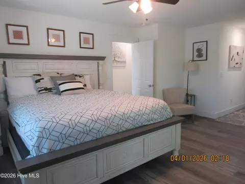 Bedroom - 861 Ivory Ct, Corolla, NC 27927 photo 7 of 10