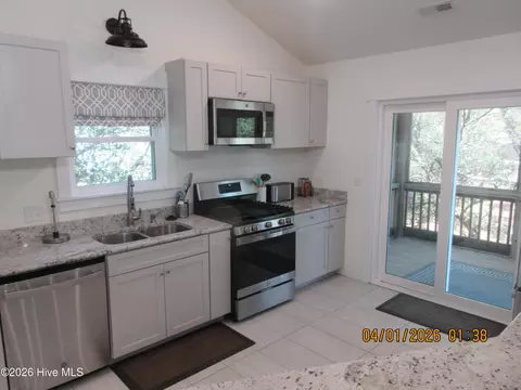 Kitchen - 861 Ivory Ct, Corolla, NC 27927 photo 2 of 4