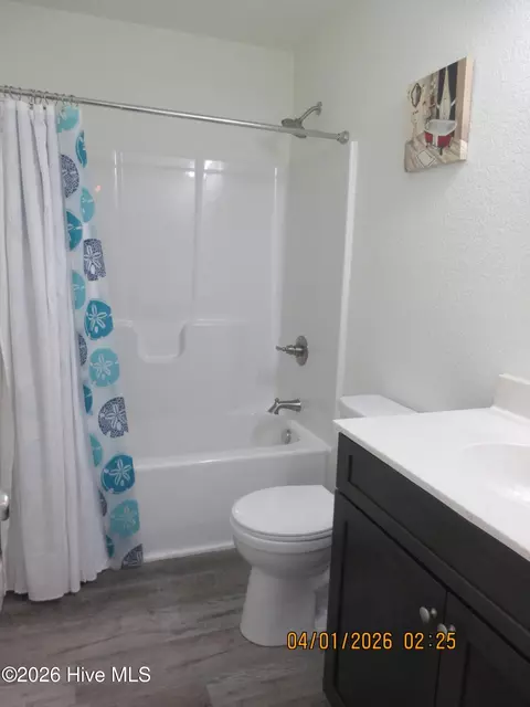 Bath - 861 Ivory Ct, Corolla, NC 27927 photo 7 of 7