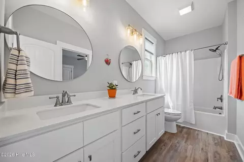 Bath - 231 Eureka Ave, Washington, NC 27889 photo 4 of 7