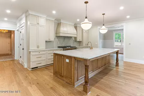 Kitchen - 48 Glasgow Dr, Pinehurst, NC 28374 photo 6 of 7